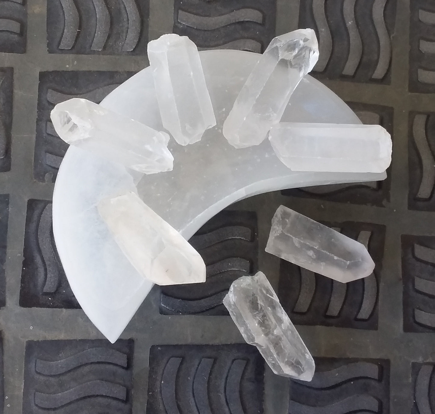 Point Rough Clear Quartz