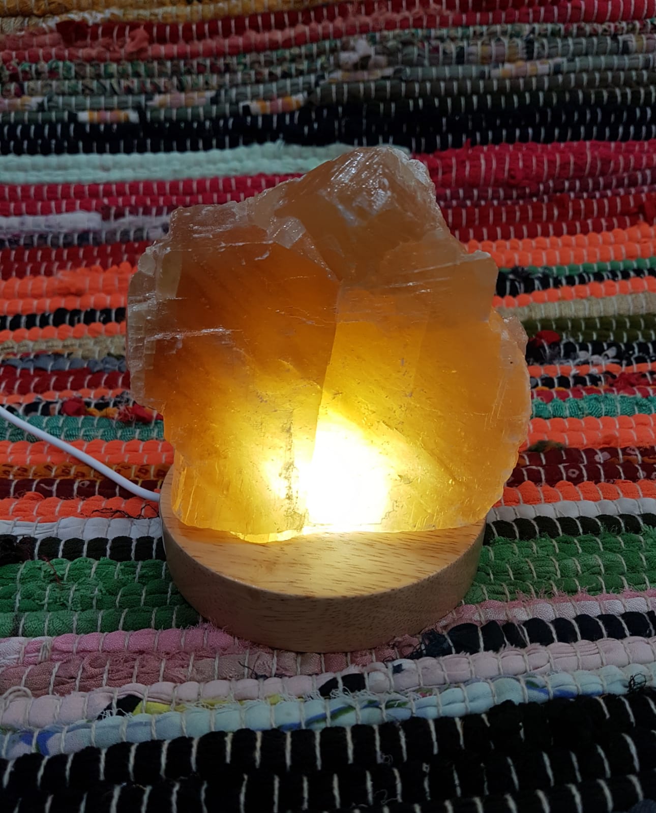Led light base USB powered