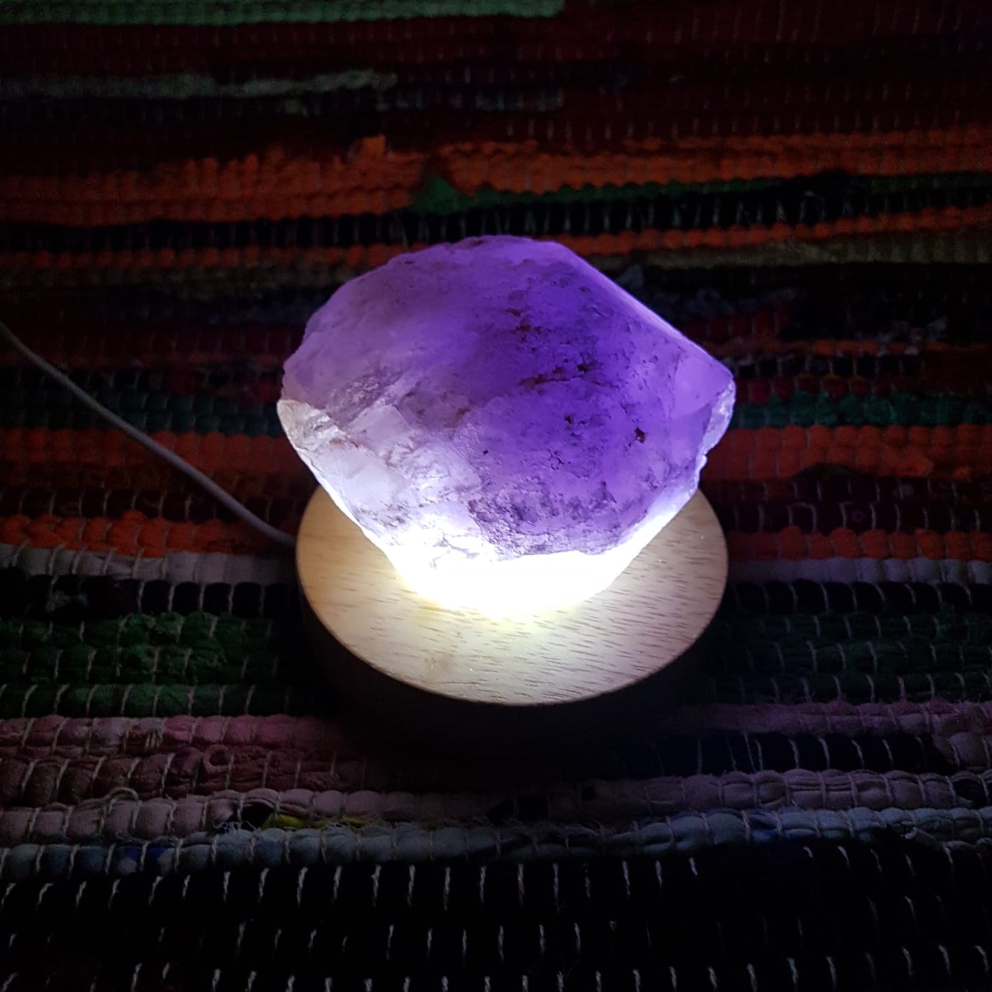 Led light base USB powered